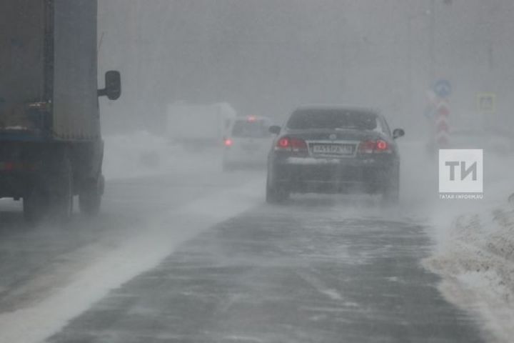 Метель, снежные заносы и ухудшение видимости: в Татарстане резко ухудшится погода