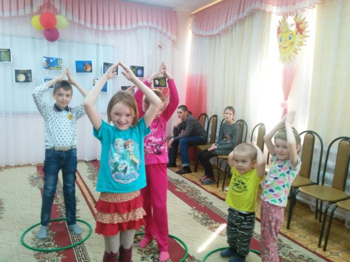 Воспитанники Реабилитационного центра "Милосердие" "побывали" в космосе