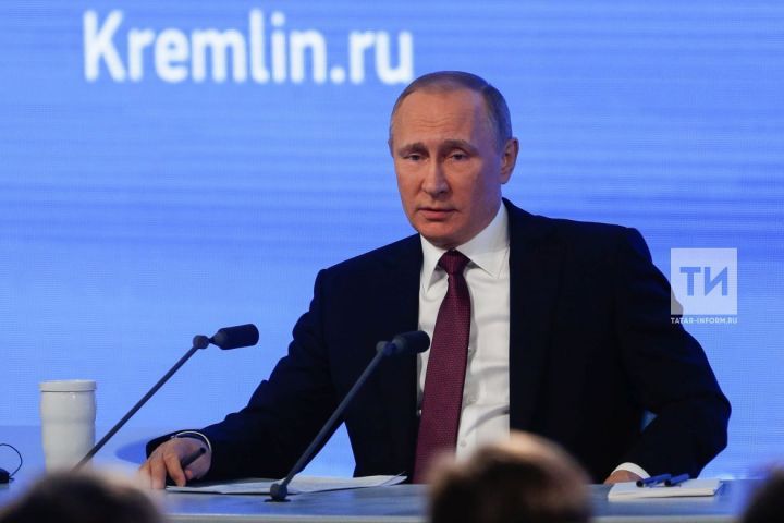 Россия Президенты пенсионерларга өстәмә түләүләр турындагы законга кул куйды