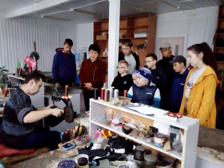 Реабилитанты Кукморского центра «Милосердия» побывали на профориентационной экскурсии