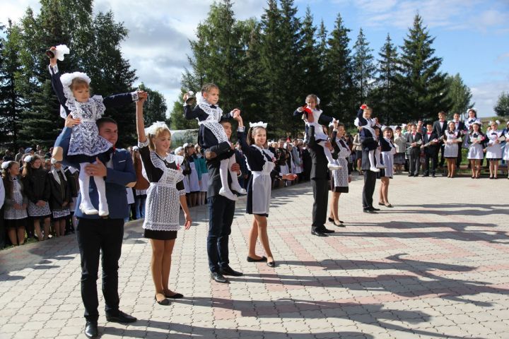 Перенесут ли линейку 1 сентября в школах Кукморского района?