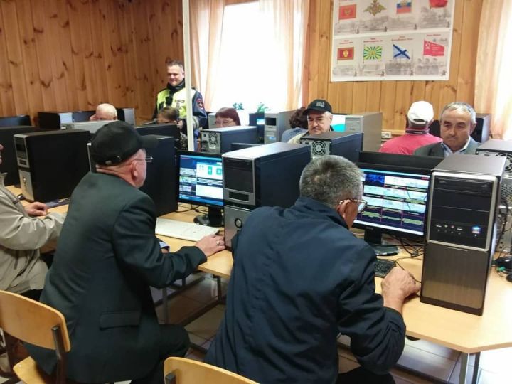 В Кукморе прошел районный конкурс водительского мастерства, посвященный Дню пожилых людей
