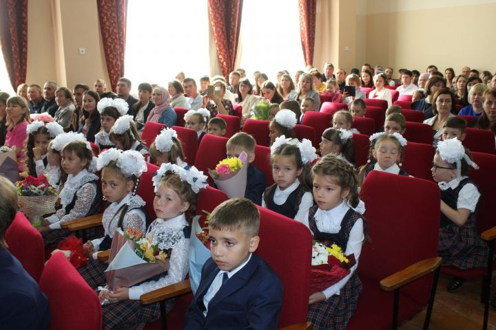В школах Кукморского района прошли торжественные линейки по случаю Дня знаний