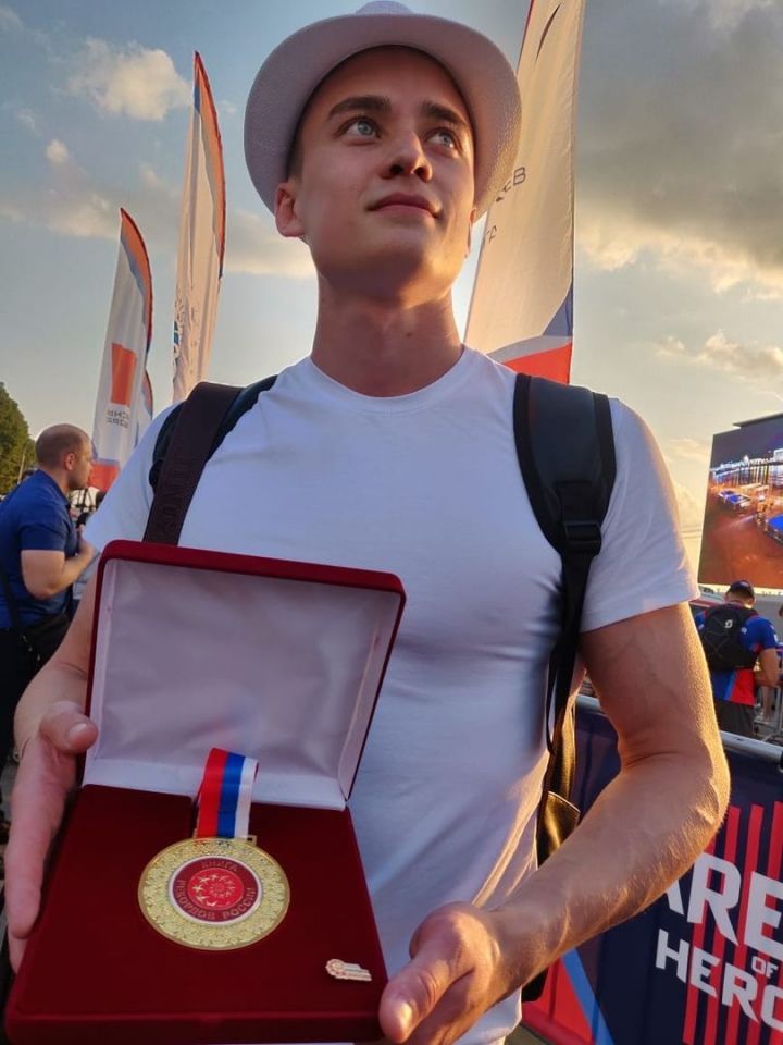 Райондашыбыз Эльмир Хаҗиев Россия рекорды яуланды