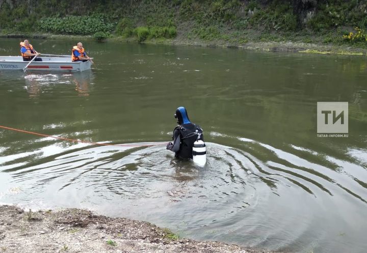 На реке Вятка ищут ребенка, который нырнул в воду и утонул