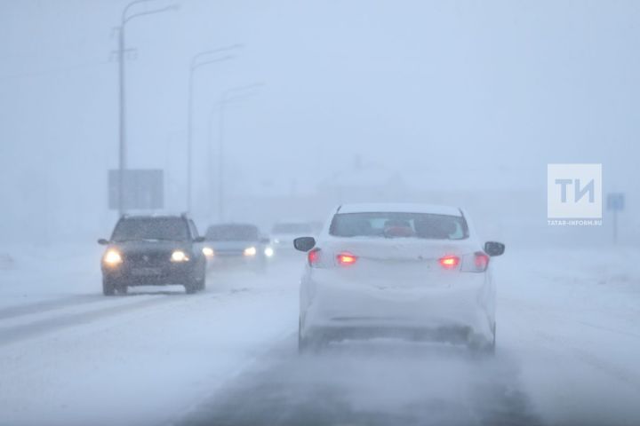 Татарстанцев предупредили о снегопаде, метели и снежных заносах