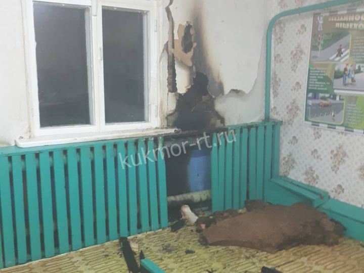 Пожарные потушили загоревшийся ночью детский сад в Кукморском районе