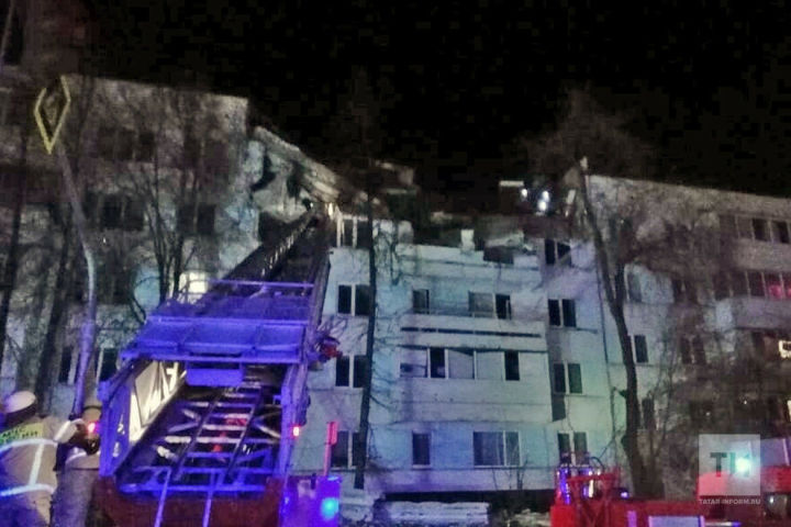 МЧС РТ: Взрыв газа разрушил 4 квартиры в челнинской пятиэтажке