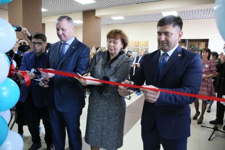 Айдар Сәлимгәрәев: Бу - республика өчен үрнәк булып тора торган бина, үрнәк редакция