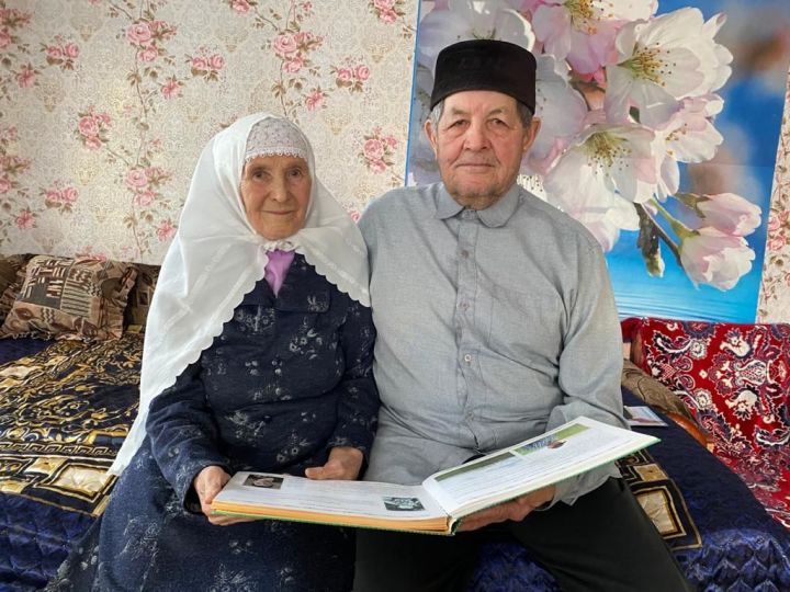 Кукмара районыннан Сабировлар гаиләсенең бергә гомер итеп яши башлауларына быел 60 ел булган