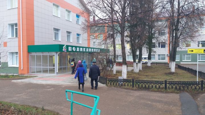 Первый этап вакцинации от Covid-19 прошли более 1700 жителей Кукморского района