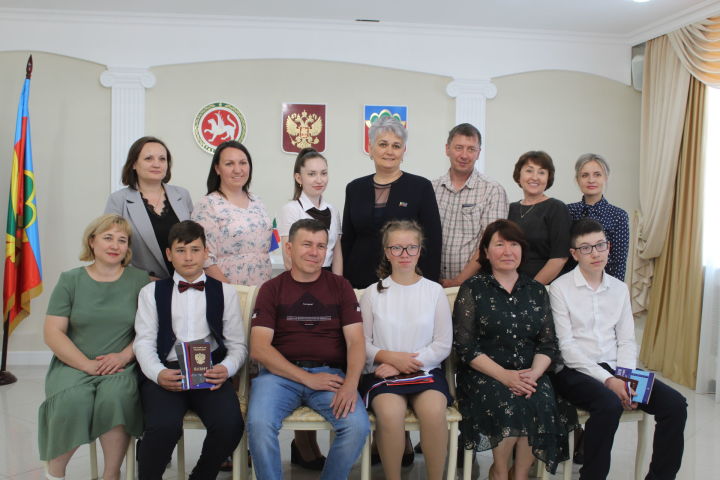 В преддверии Дня России  юные кукморяне получили свои первые паспорта