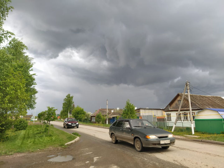 Жителей Кукморского района предупредили о дождях, грозах и штормовом ветре