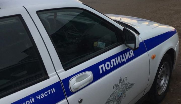 В Кукморском районе привлекли к ответственности троих водителей за сильно тонированные автомобили