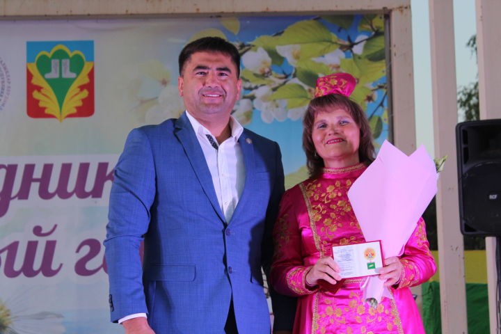 В День города наградили жителей, внесших значительный вклад в развитие Кукморского района