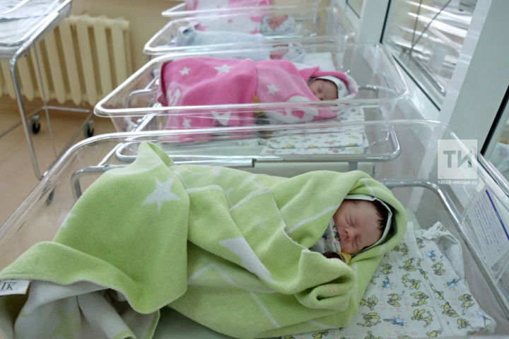 В Кукморском отделе ЗАГС с начала года выдали 115 свидетельств о рождении детей