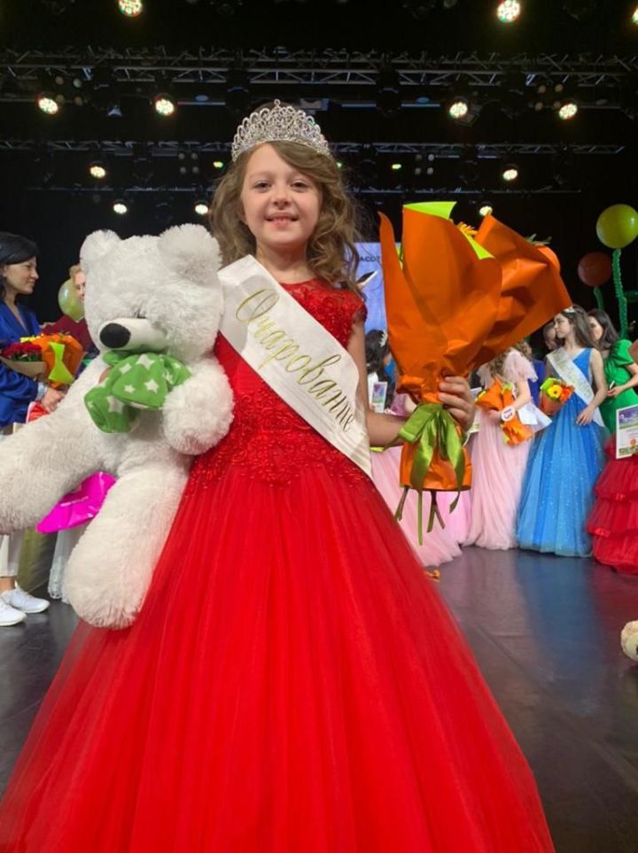 Юная жительница Кукмора получила награды в финале конкурса «Мини-мисс Татарстан - 2022»