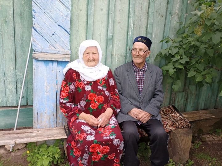 Супруги Галялутдиновы из деревни Ямбулат-Пустошь прожили в любви и уважении 62 года