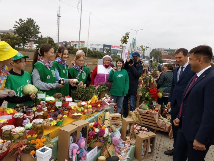 В Кукморе прошла осенняя ярмарка образовательных учреждений