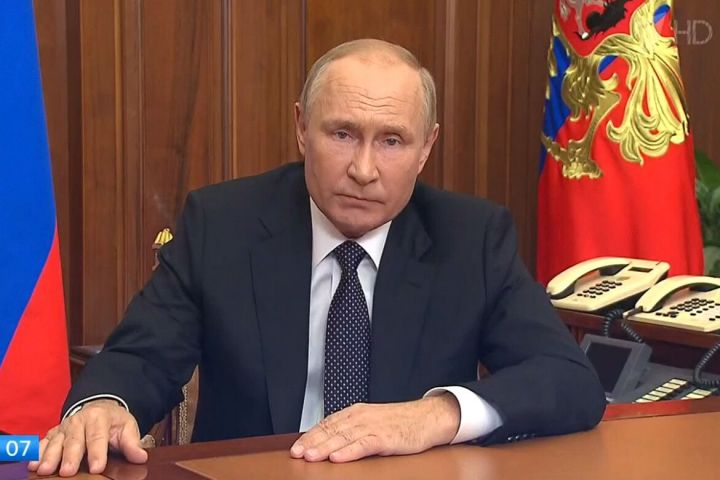 Путин Россиядә өлешчә мобилизация игълан итте