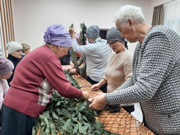 «Көмеш яшь» волонтерлары хәрбиләргә булыша