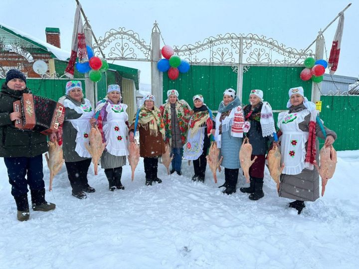 Байлангар авылында Мөслимә Әшрәпҗановалар хуҗалыгында Каз өмәсе булды