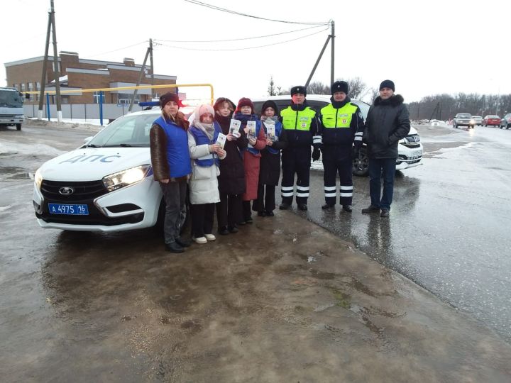 В Кукморе провели акцию «Отряд ЮИД „Будь осторожен!“ — говорит»