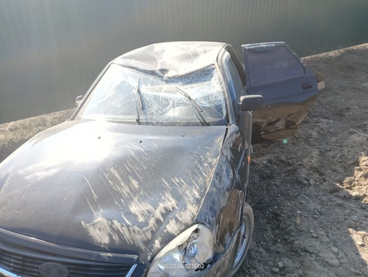 Кукмара районында җиңел автомобиль юл читенә төшкән