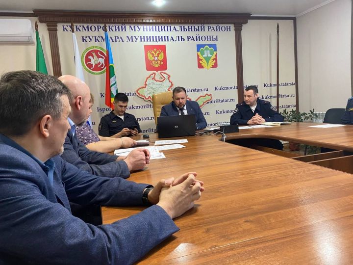 В Кукморе на заседании комиссии обсудили вопросы безопасности дорожного движения