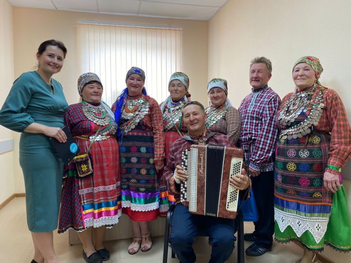Народный ансамбль «Инвожо» рассказал о главном празднике удмуртов «Гырон быдтон», который пройдет в Кукморском районе — прямой эфир