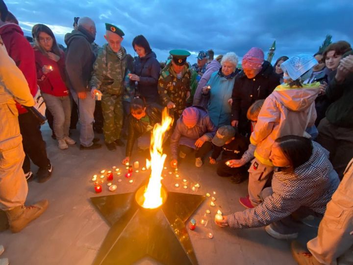 Кукморяне зажгли свечи в память о Великой Отечественной войне