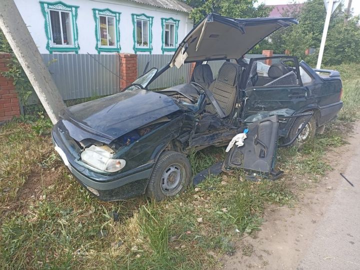 В Кукморе в результате столкновения двух легковушек погиб водитель