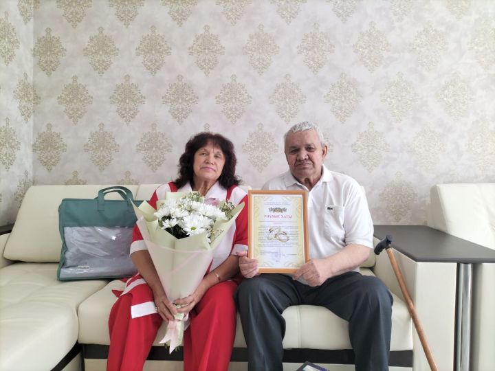 Кукмарада яшәүче Венера һәм Ринат Кәримуллиннар алтын туйларын билгеләп үтте