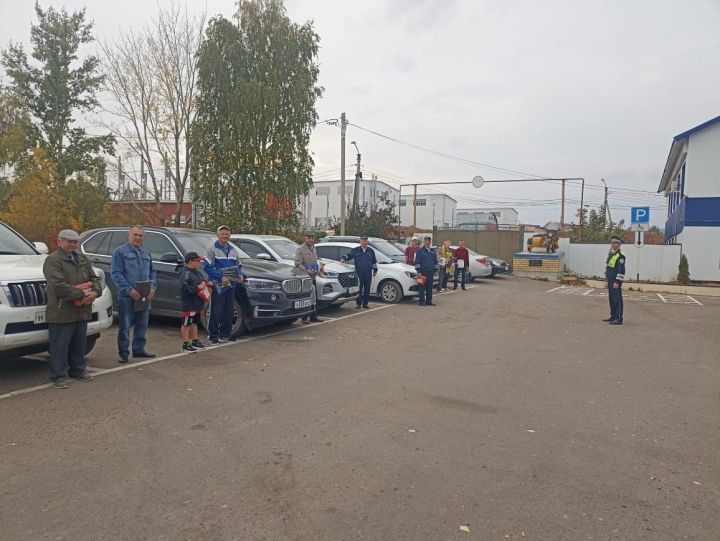 В Кукморе прошел конкурс автомастерства, посвященный Международному дню пожилых людей