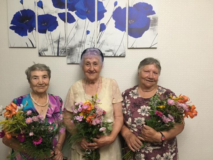 Бывшие участники ансамбля «Калинка»: Не дают нам болеть и стареть