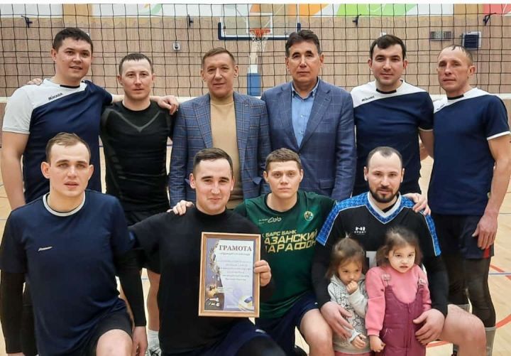 В Кукморе провели турнир по волейболу памяти Фагима Валиева