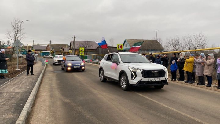 В двух селах Кукморского района торжественно открыли дороги