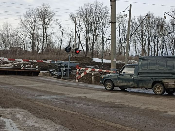 В Кукморе закрывается железнодорожный переезд