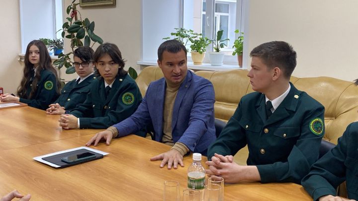 Ринат Садыков встретился со студентами Лубянского лесотехнического колледжа