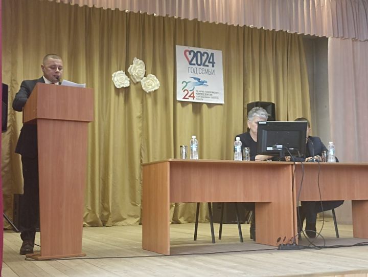 Поч. Кучук җирлегендә хисап җыелышы үтте