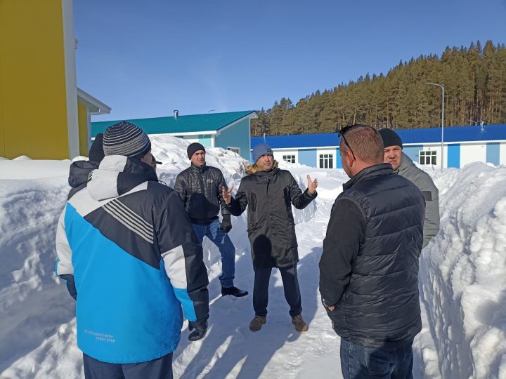 Район башлыгы Сергей Димитриев төзелеш эшләренең барышы белән танышты