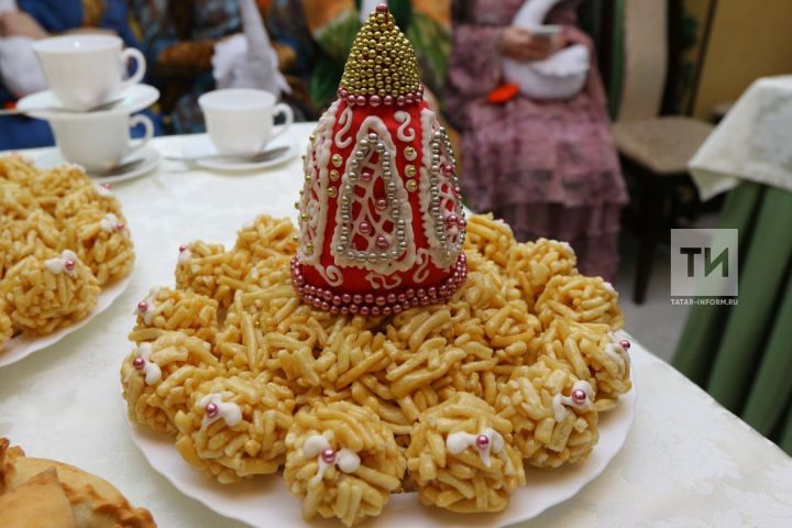 Пычак авылында яшәүче Кадрия Әхмәтҗановадан  чәкчәк рецепты