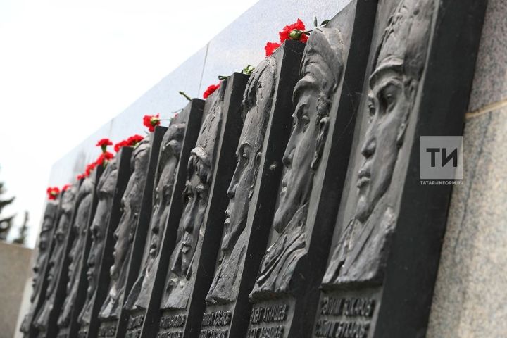 Единороссы Татарстана приведут в порядок более 2,7 тыс. памятных мест