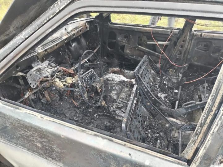 В Кукморском районе полностью сгорел автомобиль