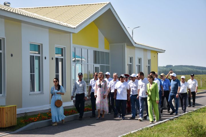 Татарстан Рәисе Рөстәм Миңнехановның Кукмара районына эш сәфәре «Нараткай» лагереннән башланды
