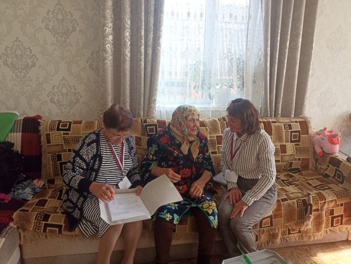 Проголосовавшая на дому Мария Андреева из деревни Урясьбаш: «Очень хочется пойти на выборы, но ноги болят»