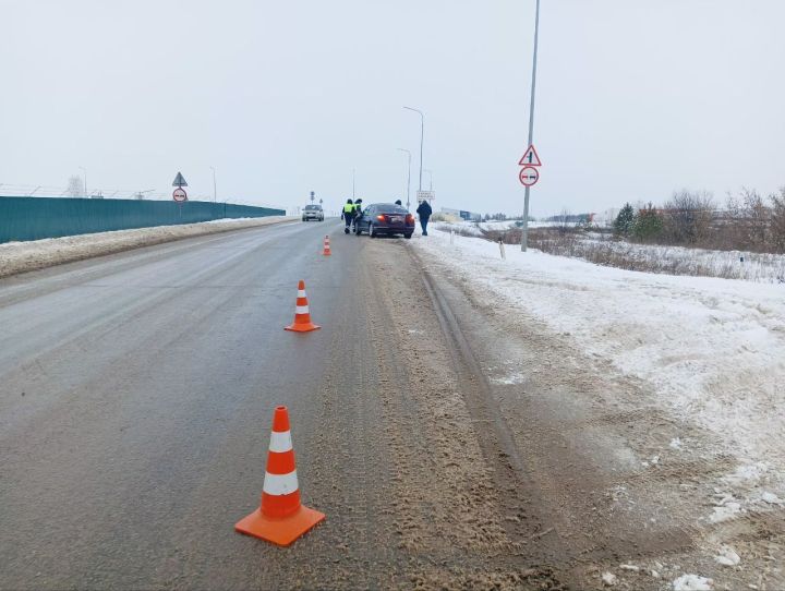 Кукмара районында җиңел машина җәяүлене бәрдергән