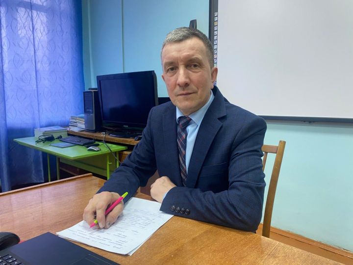 Байлангар урта мәктәбе директорының укыту эшләре буенча урынбасары Габделнур Шәмсетдинов: Тормышымда үрнәк алырлык остазлар күп булды