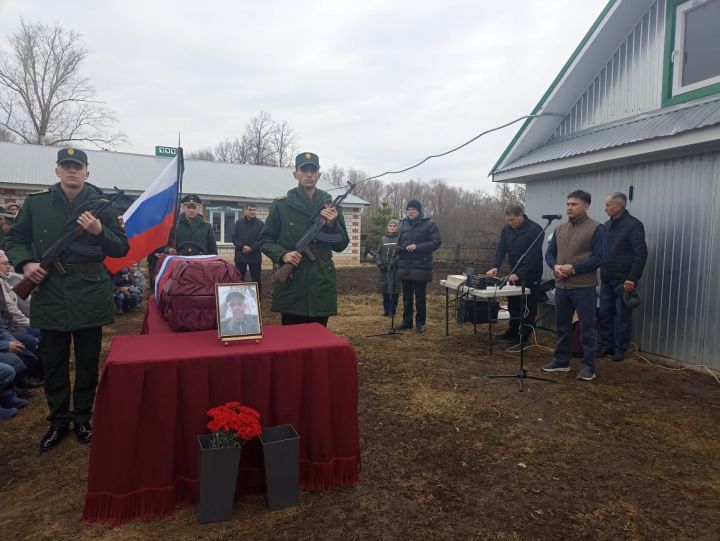 Кукмара районыннан Марат Рәхимҗанов илебез тынычлыгы өчен көрәште