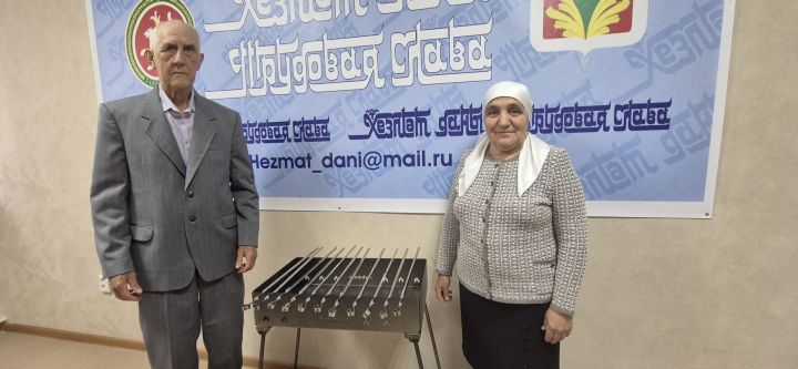 Мангал за подписку: За подарком Нигматуллины из Мамашира приехали всей семьей